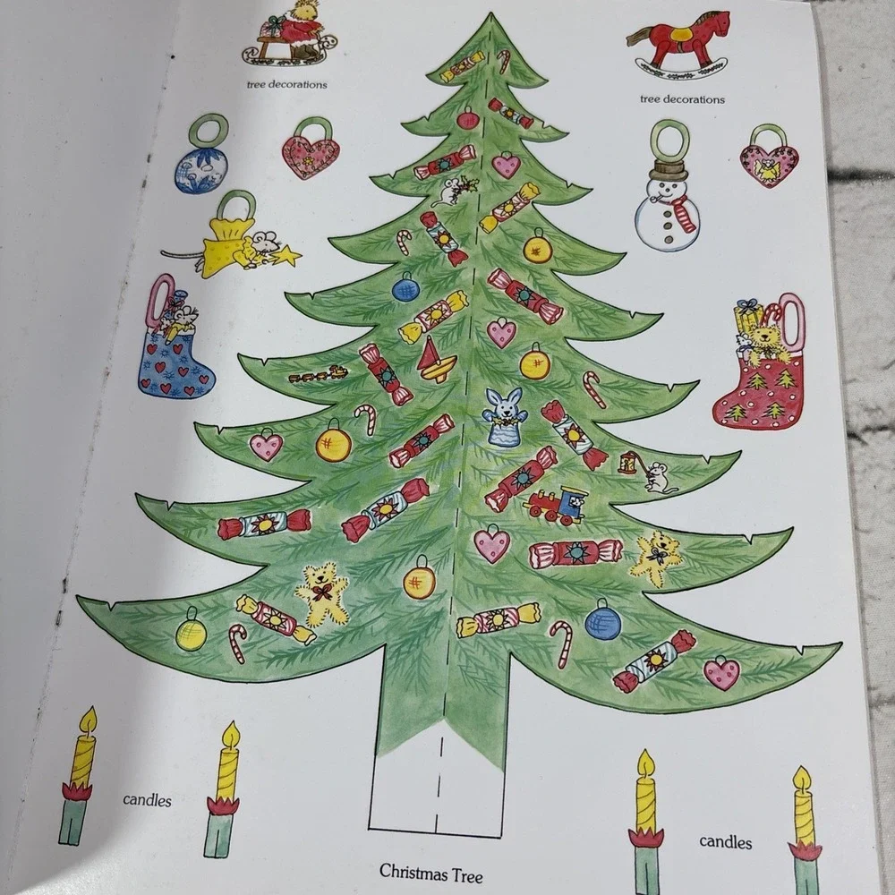 The Mouse's Christmas Tree A Press-Out Model Book by Michelle Cartlidge